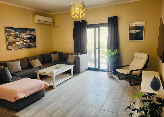Cosy La Hacienda Sea & Pool View Apartment